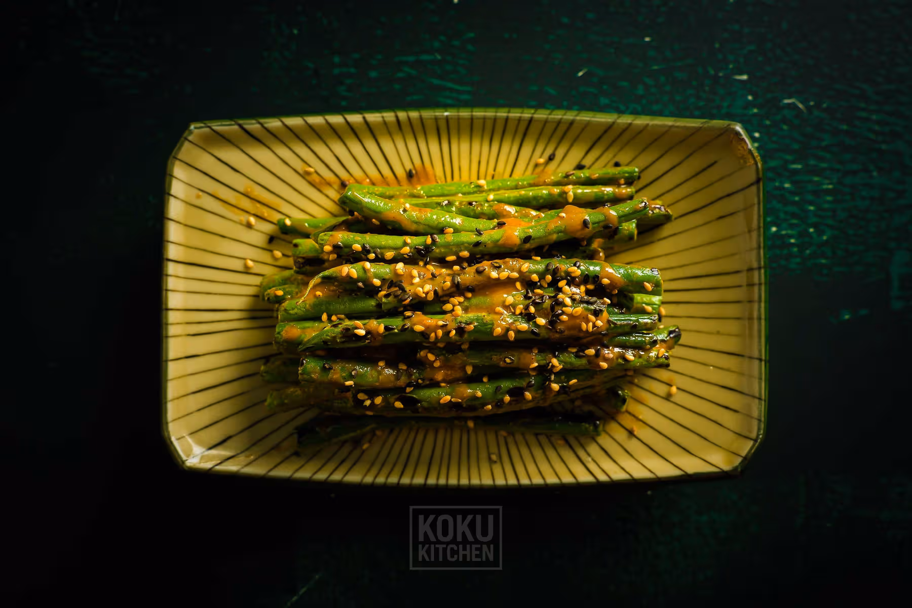 Verduras crujientes con salsa de sésamo