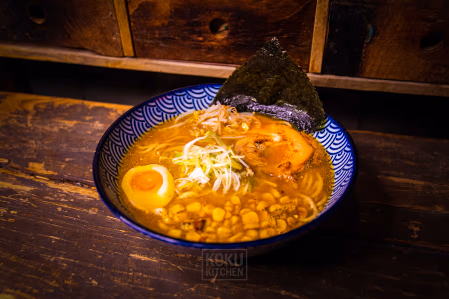 Ramen shoyu de cerdo